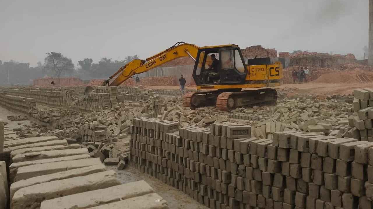 সিরাজগঞ্জে ইটভাটায় অভিযান, ১৮ লাখ টাকা জরিমানা