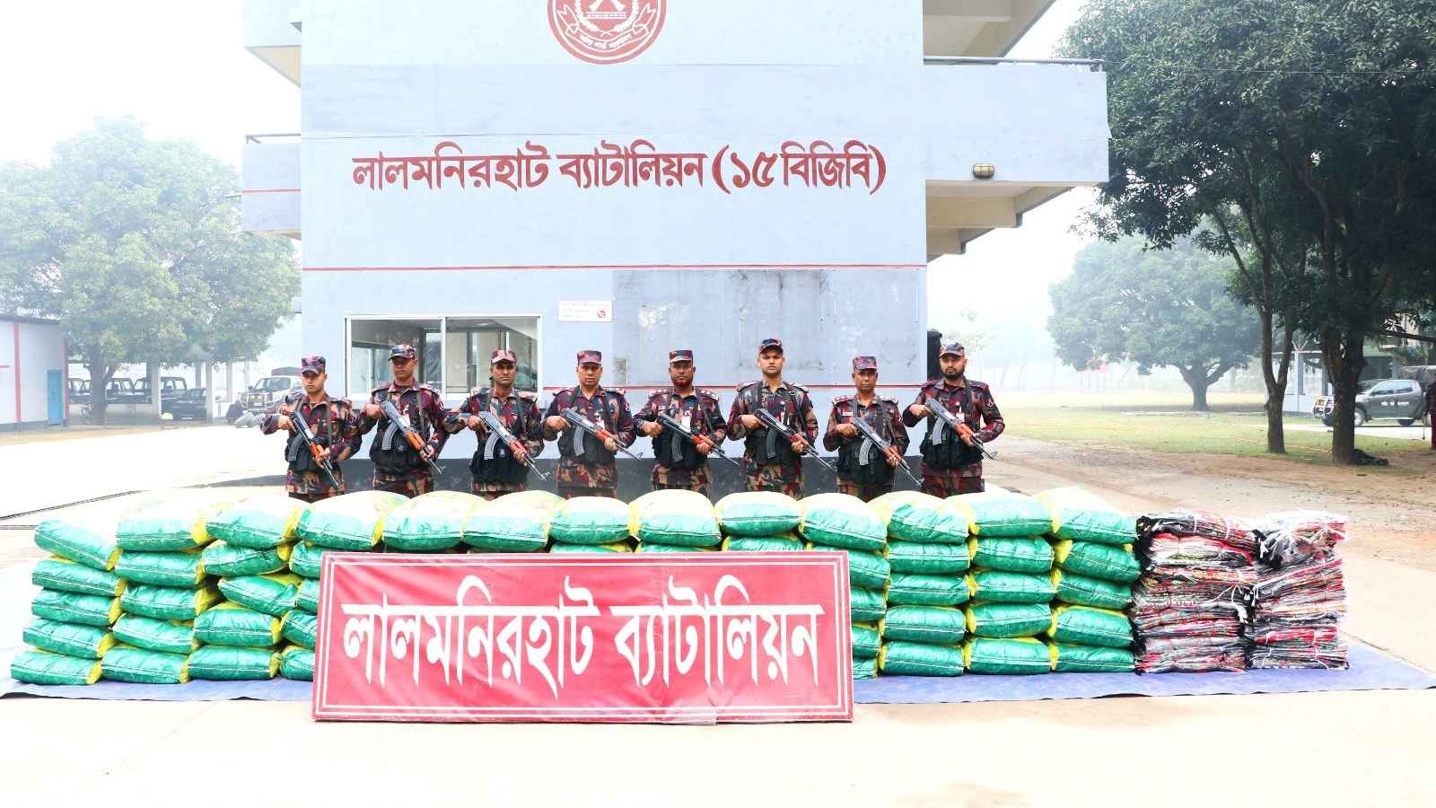 পুলিশের ছেড়ে দেওয়া গাড়িতে বিজিবি পেল ভারতীয় পণ্য, জিরা-প্রসাধনী গায়েব