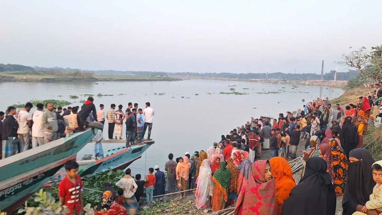আড়িয়াল খাঁ নদে নারীর ভাসমান লাশ উদ্ধার