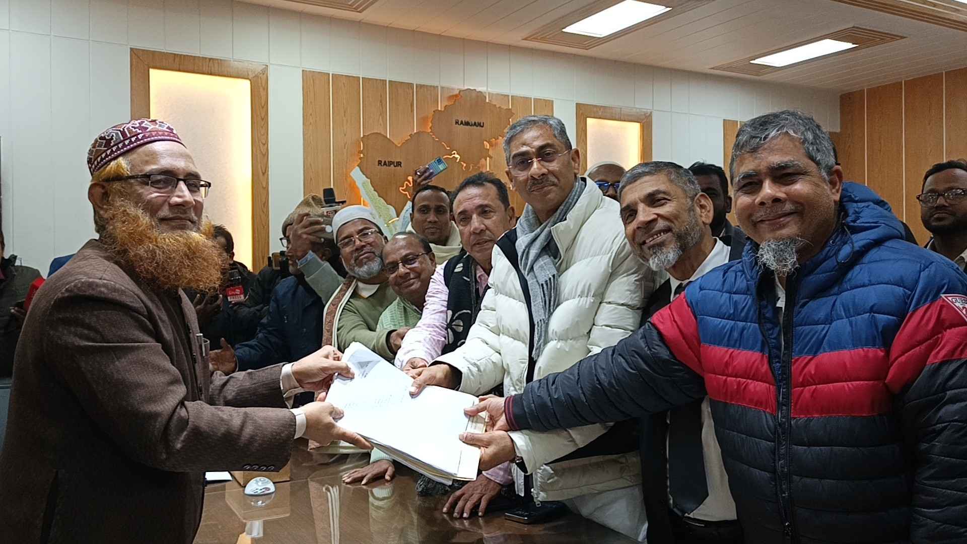 লক্ষ্মীপুর-৩ আসনে মনোনয়নপত্র জমা দিলেন বিএনপির এ্যানি