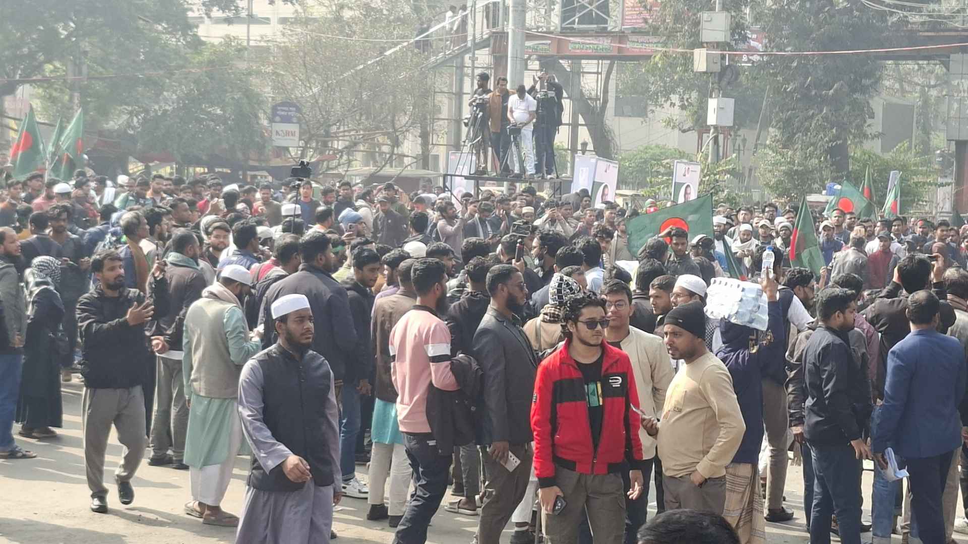 শহীদ হাদি হত্যার বিচার দাবিতে ফের শাহবাগ অবরোধ