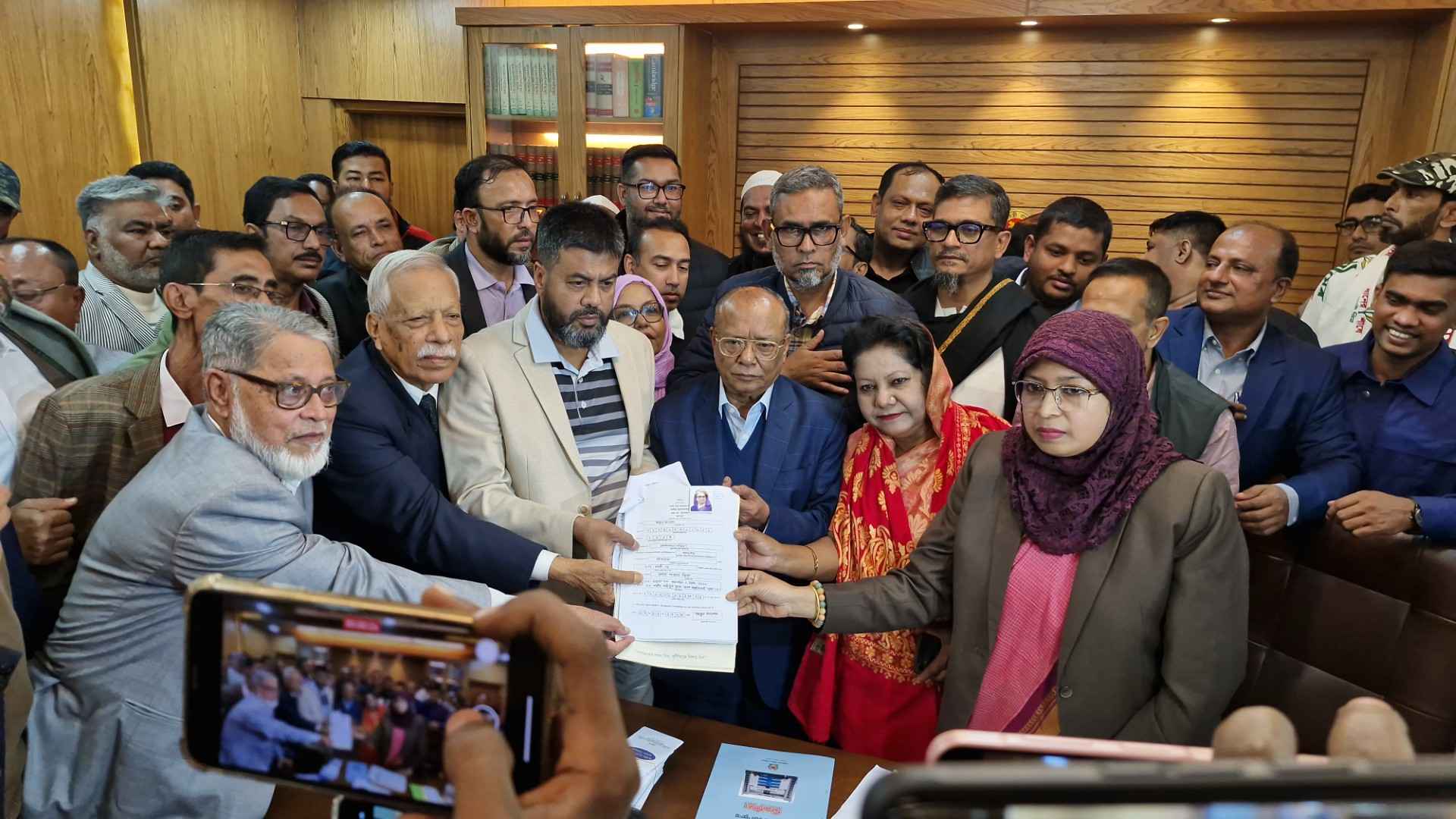 নির্বাচন আচরণবিধি লঙ্ঘন: ফেনীতে বিএনপিকে ১৫ হাজার টাকা জরিমানা