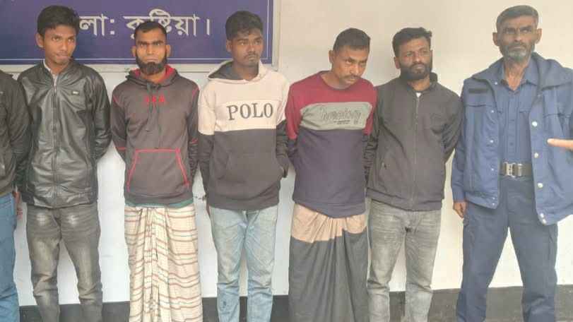 কুষ্টিয়ায় আন্তঃজেলা চোর চক্রের মূলহোতাসহ ৫ সদস্য গ্রেফতার, গাড়ি জব্দ