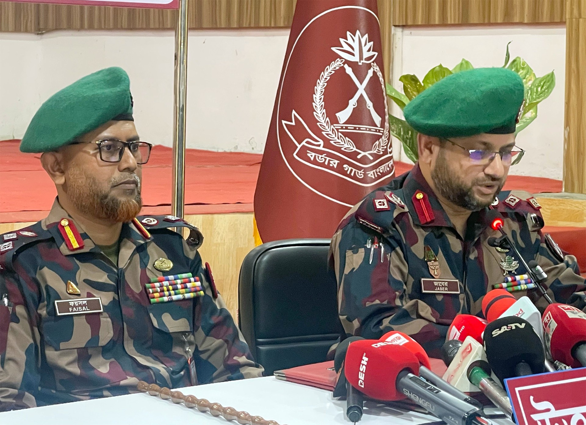 রংপুরে বিজিবির অভিযানে ৪ কোটি টাকার চোরাচালান পণ্য জব্দ