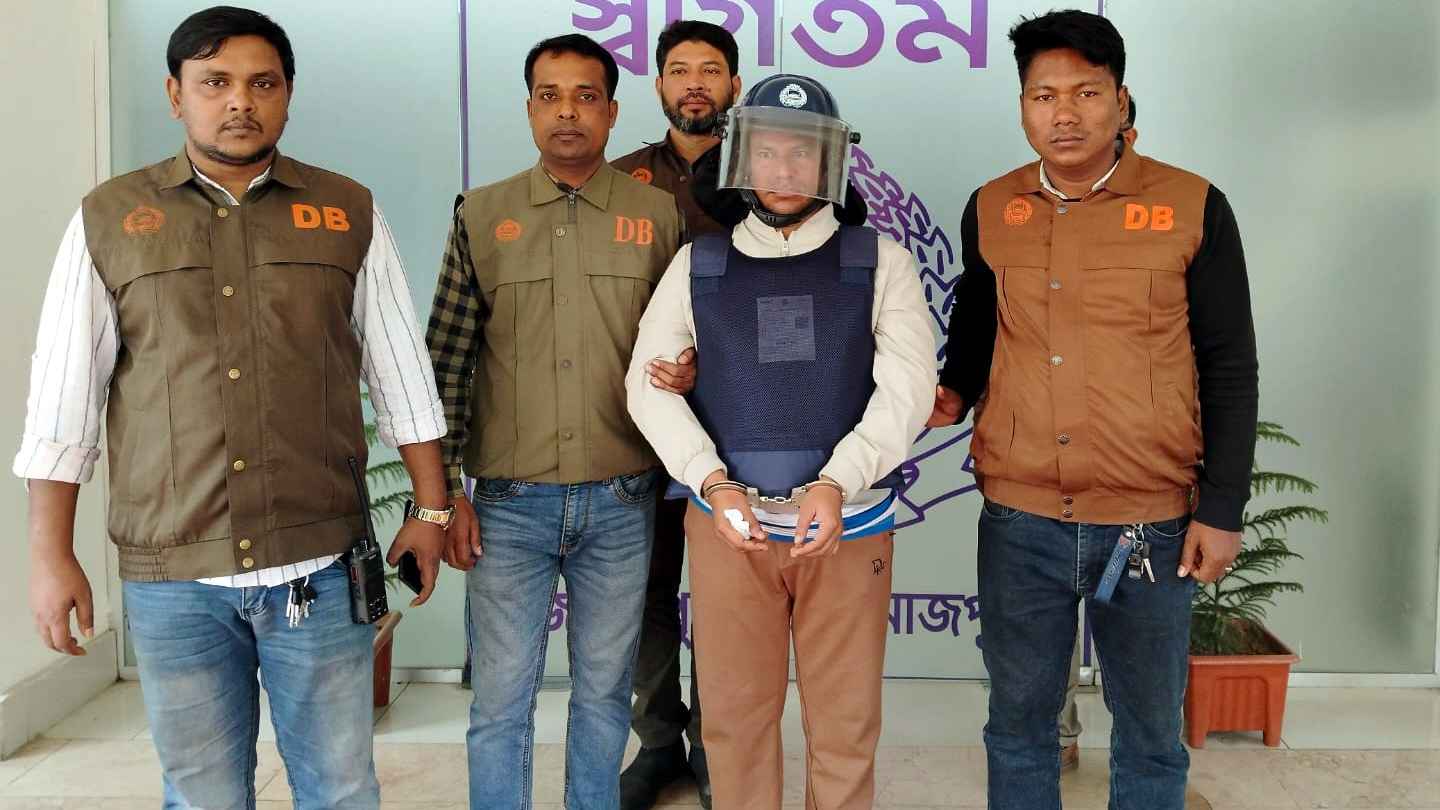 দিনাজপুরে হত্যাসহ সাত মামলার পলাতক আসামি আ.লীগ নেতা গ্রেফতার