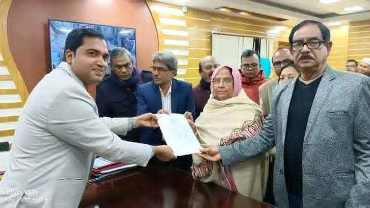 নাটোর-১ আসনে বিএনপির প্রার্থী পুতুলের মনোনয়ন সংগ্রহ