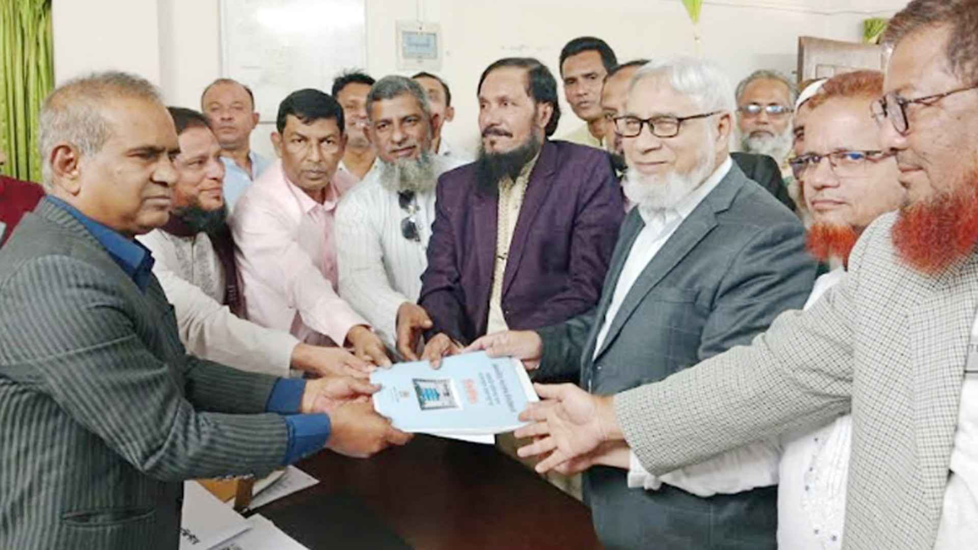 হবিগঞ্জ-৪ আসনে বিএনপি প্রার্থী সৈয়দ ফয়সলের পক্ষে মনোনয়নপত্র সংগ্রহ