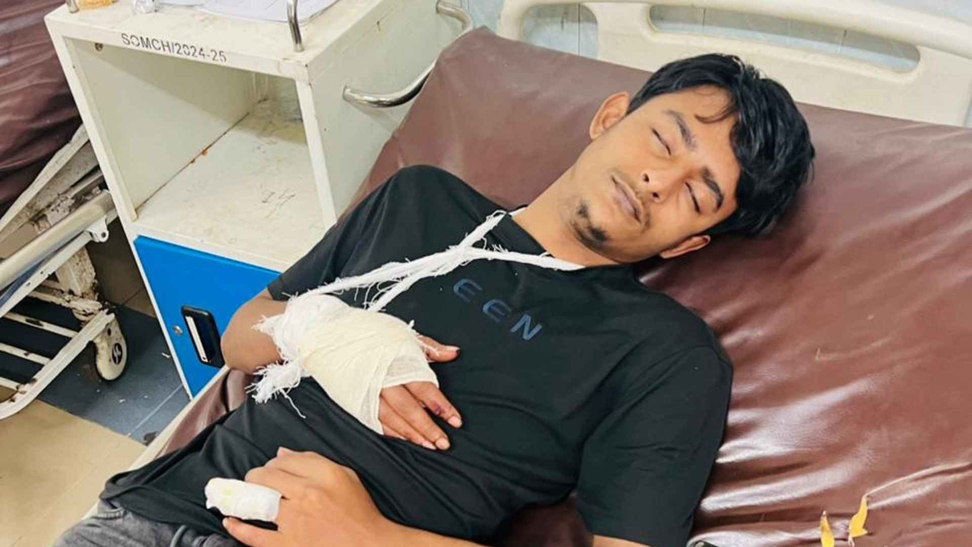 মাদক বিক্রির প্রতিবাদ করায় হামলা, কলেজ ছাত্রদল নেতা আহত