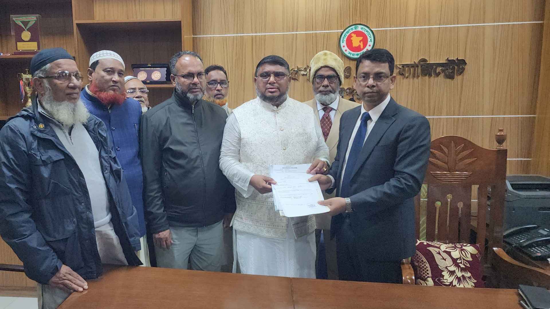 জয়পুরহাট ১ ও ২ আসনে ১৪ প্রার্থীর মনোনয়নপত্র জমা