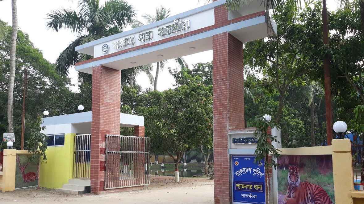 শ্যামনগরে চিংড়ি চাষিকে কুপিয়ে হত্যা, আটক ৪