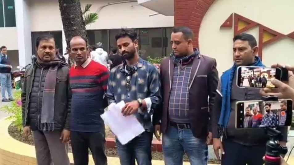 আ.লীগের দোসর এসেছে এনসিপির আহ্বায়ক হয়ে- বলেই পাঁচ নেতার পদত্যাগ