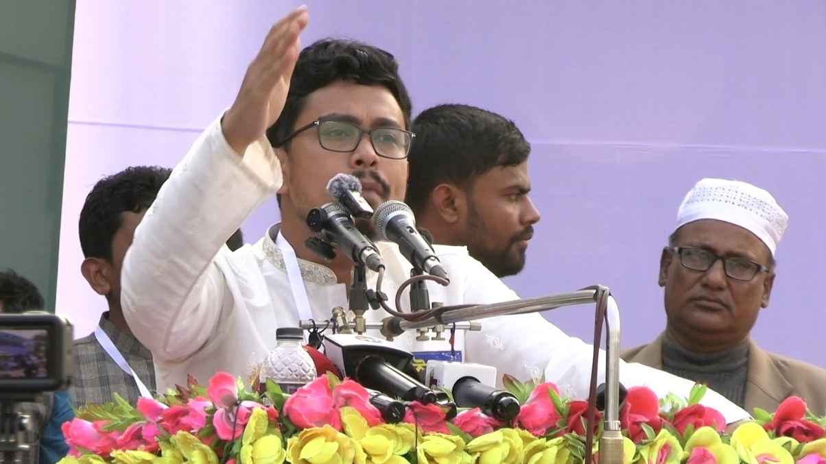 ঢাকা বিশ্ববিদ্যালয় যেদিকে যায়, বাংলাদেশও সেদিকে যায়: ভিপি সাদিক