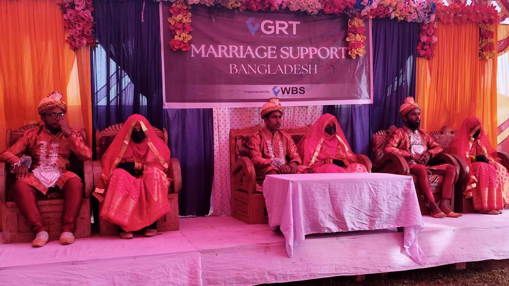 ঠাকুরগাঁওয়ে এক সঙ্গে বিয়ে করলেন তিন বন্ধু