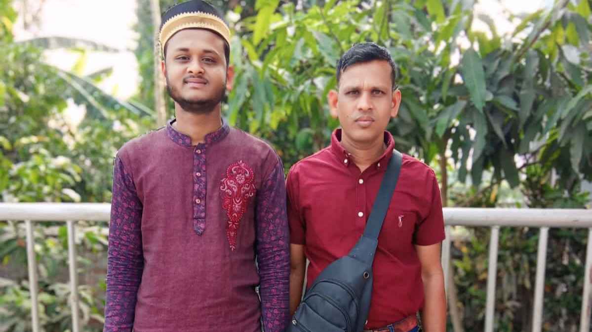 মালয়েশিয়ায় দুর্বৃত্তদের হাতে নিহত নাটোরের কবিব: বাড়িতে আহাজারি