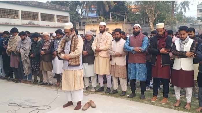 চাঁপাইনবাবগঞ্জে ওসমান হাদির গায়েবানা জানাজা