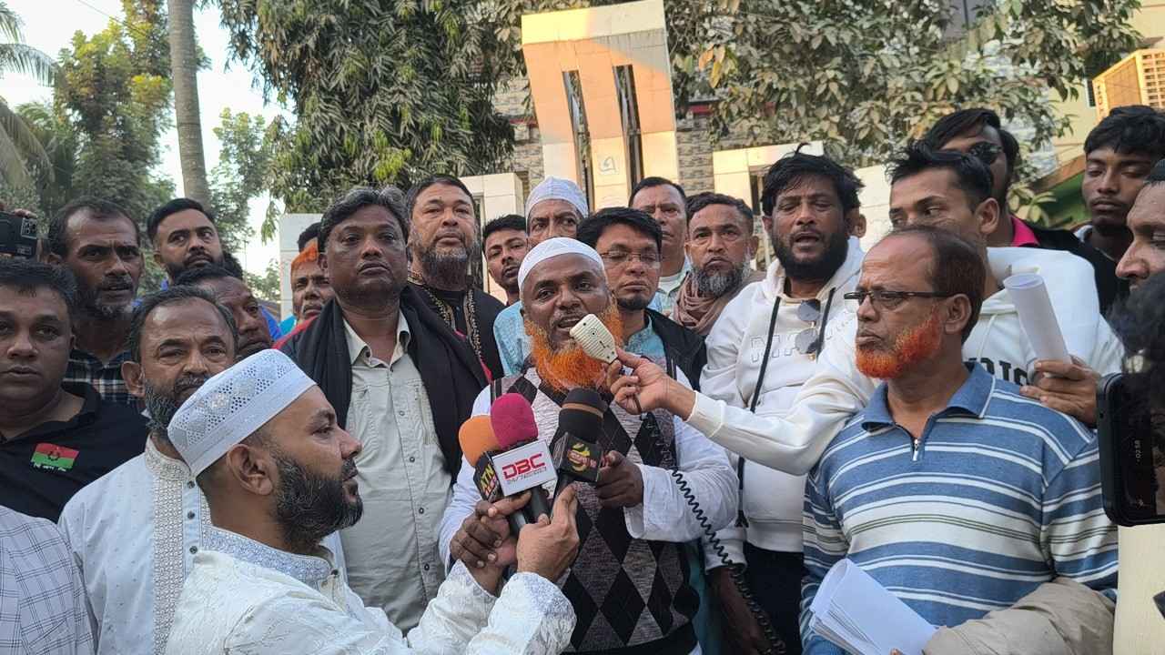 শাহরাস্তি পৌর বিএনপির কমিটি বাতিলের দাবিতে ২৪ ঘণ্টার আল্টিমেটাম