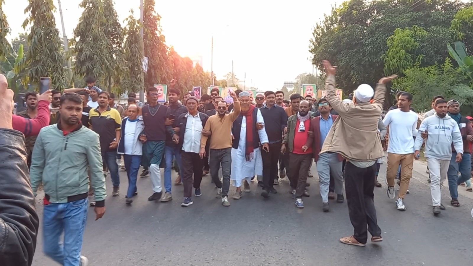 thumbnail_Madaripur_08-12-25_(Road_Block_Nomination)_Pic_(2)