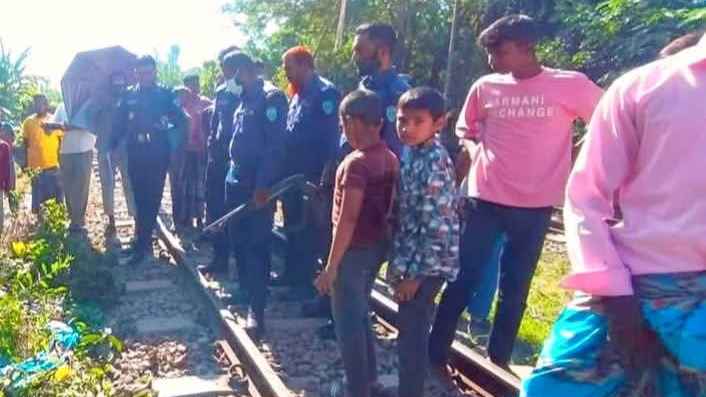 মিরসরাইয়ে রেললাইনের পাশ থেকে অজ্ঞাত পরিচয় যুবকের মরদেহ উদ্ধার