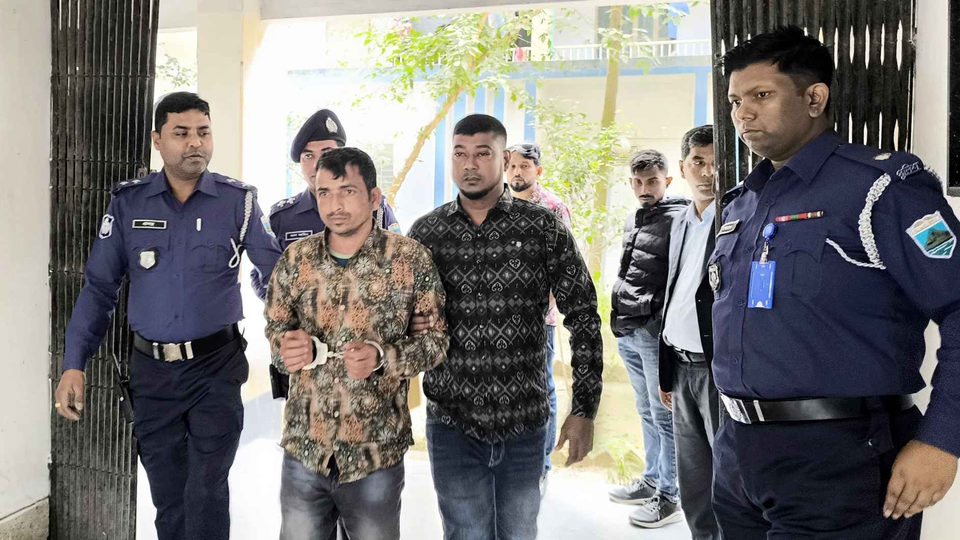 সিরাজগঞ্জে পরকীয়া প্রেমিকের হাতে বিধবা নারী খুন, প্রেমিক গ্রেফতার