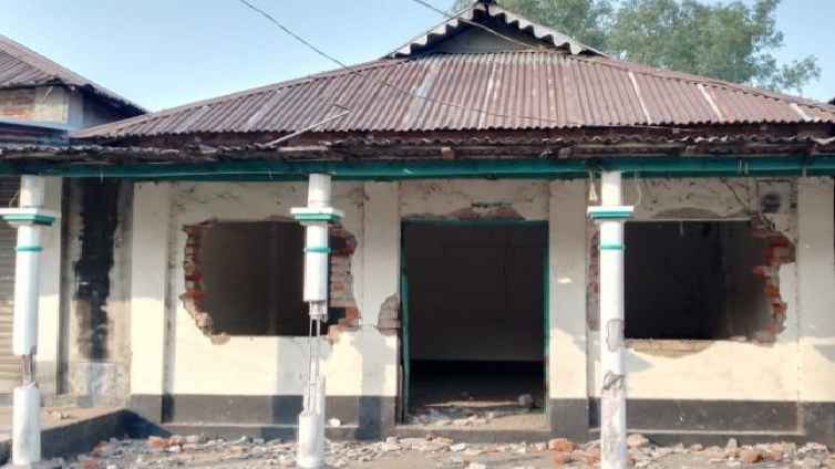 সাঘাটায় নিষিদ্ধ আওয়ামী লীগের কার্যালয় ভাঙচুর