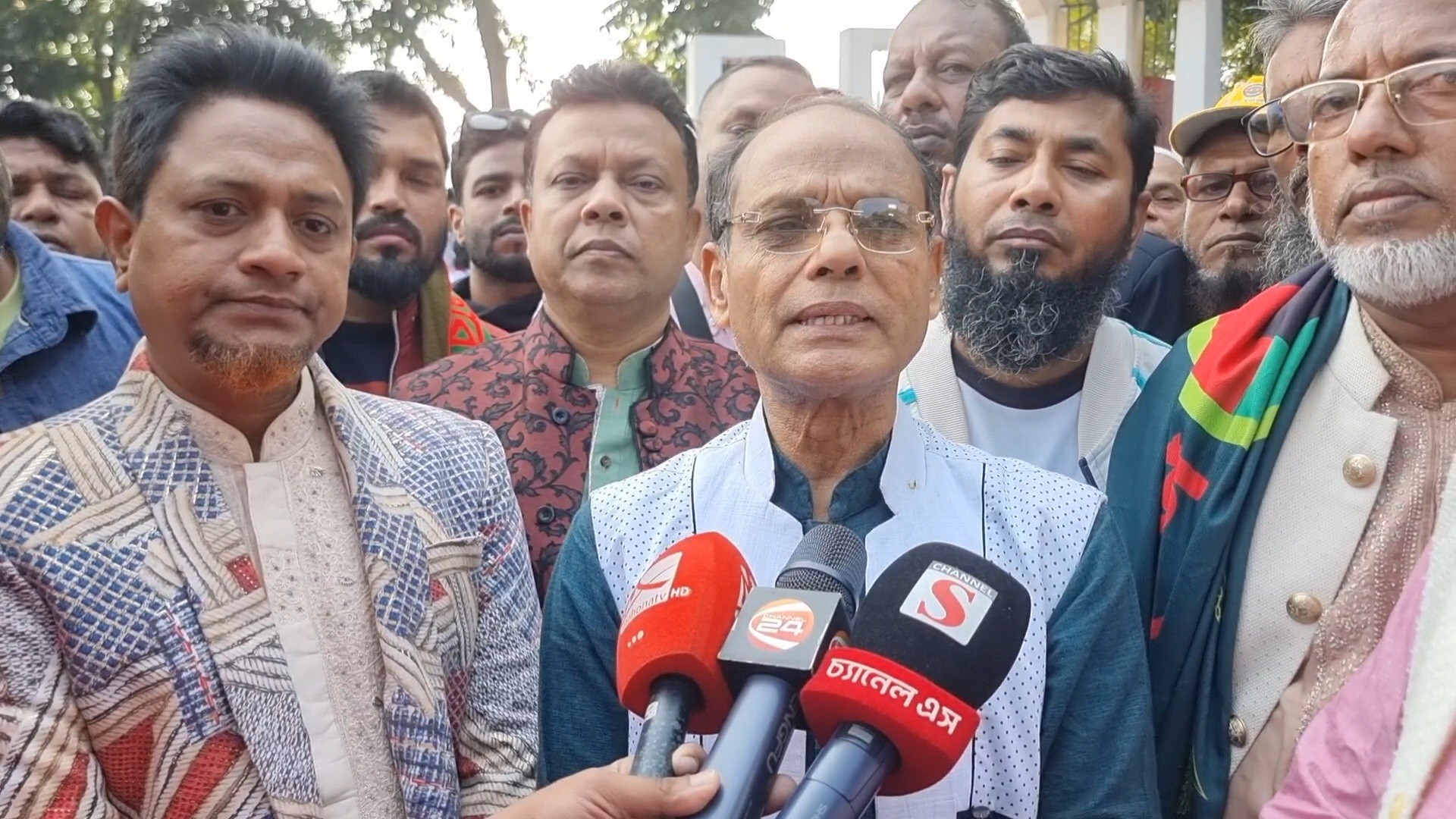 thumbnail_ছবি_আব্দুস_সালাম_আজাদ,যুগ্ম_মহা-সচিব,বিএনপির_কেন্দ্রীয়_নির্বাহী_কমিটি_16.12.2025_(3)