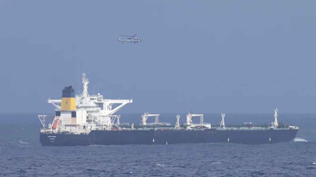 ভেনেজুয়েলার উপকূলে দ্বিতীয় তেলবাহী জাহাজ জব্দ করল যুক্তরাষ্ট্র