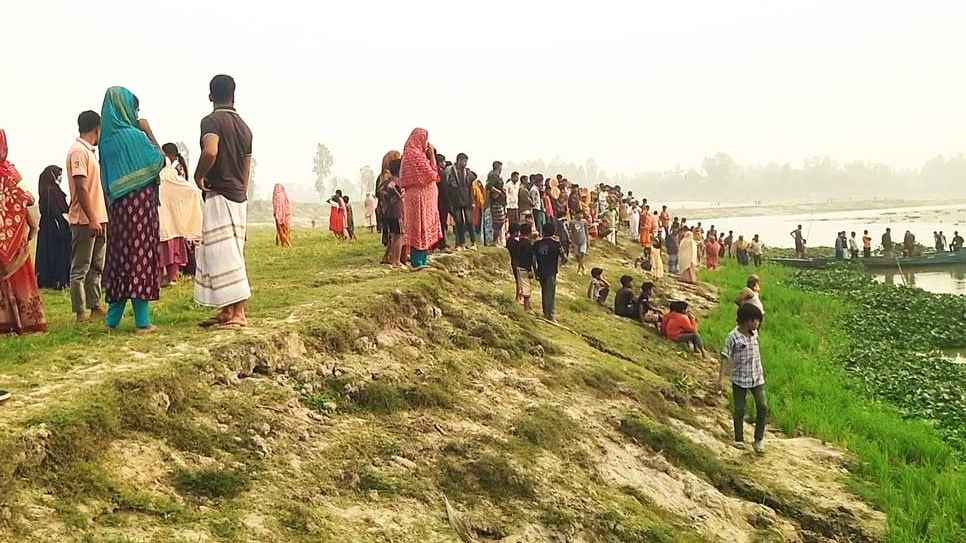 সিরাজগঞ্জে নদীতে গোসলে নেমে নিখোঁজ তিন কলেজছাত্র