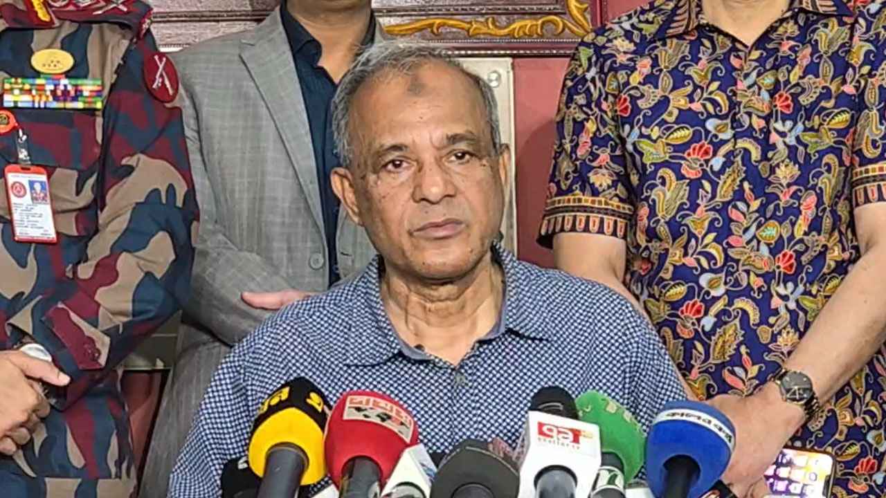 পুলিশের লুট হওয়া অস্ত্র উদ্ধার হচ্ছে, হতে থাকবে: স্বরাষ্ট্র উপদেষ্টা