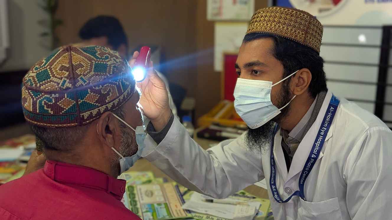 নারায়ণগঞ্জে বিনামূল্যে চক্ষুসেবা পেল ৩০০ সুবিধাবঞ্চিত মানুষ