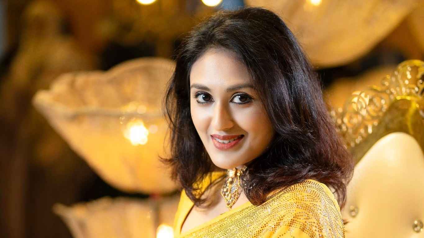 শিল্পীদের মনে প্রেম থাকতেই হয়: কুসুম শিকদার