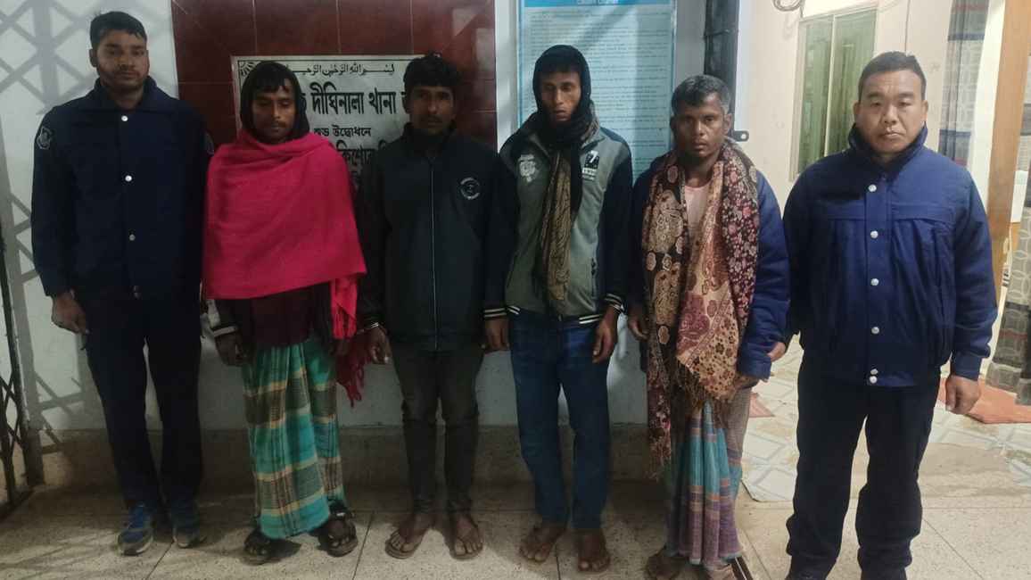 খাগড়াছড়িতে যুবলীগের নেতাসহ আটক ৬