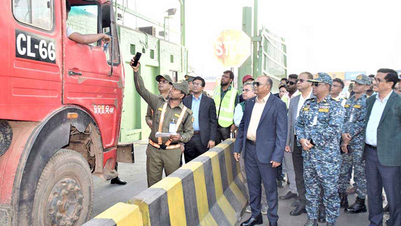 অনলাইন গেট পাসে চট্টগ্রাম বন্দরে কমবে যানজট, বাঁচবে সময়