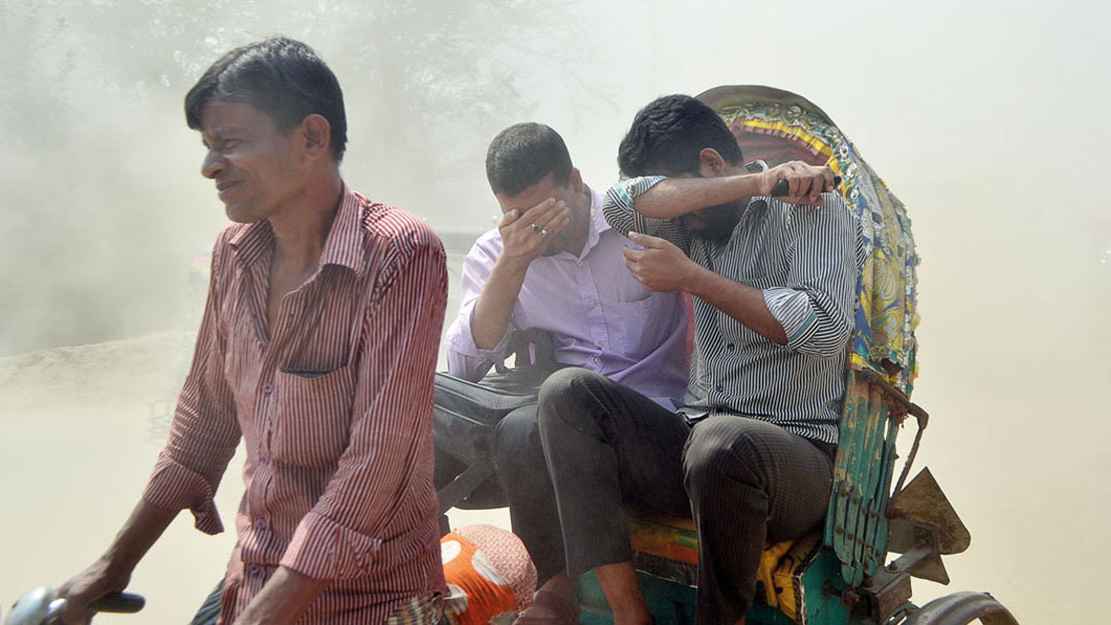 টানা তৃতীয় দিনের মতো বায়ু দূষণে শীর্ষে ঢাকা