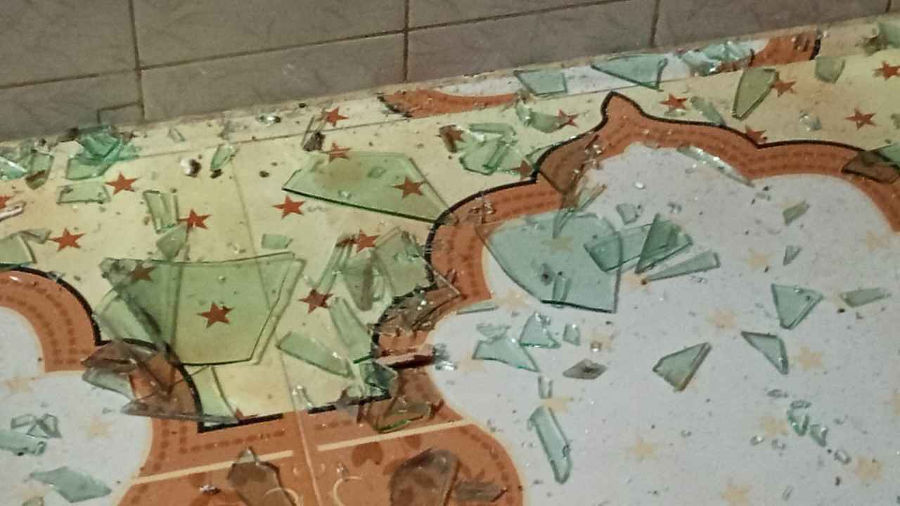 কুমিল্লায় নামাজ চলাকালীন মসজিদে ঢুকে হামলা-ভাঙচুর, আহত ৪