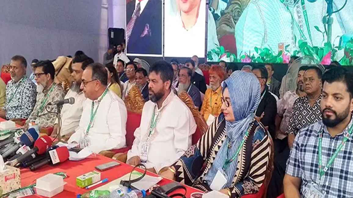 সরকারি দফতরে ঘাপটি মেরে থাকা ডেভিলদের আগে ধরেন: আব্বাস