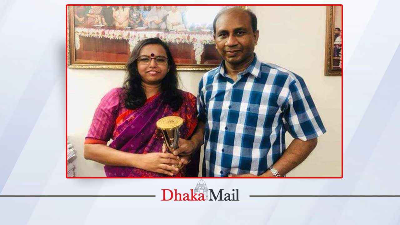 বাধ্যতামূলক অবসরে মনিরুলের স্ত্রী অতিরিক্ত সচিব সায়লা ফারজানা