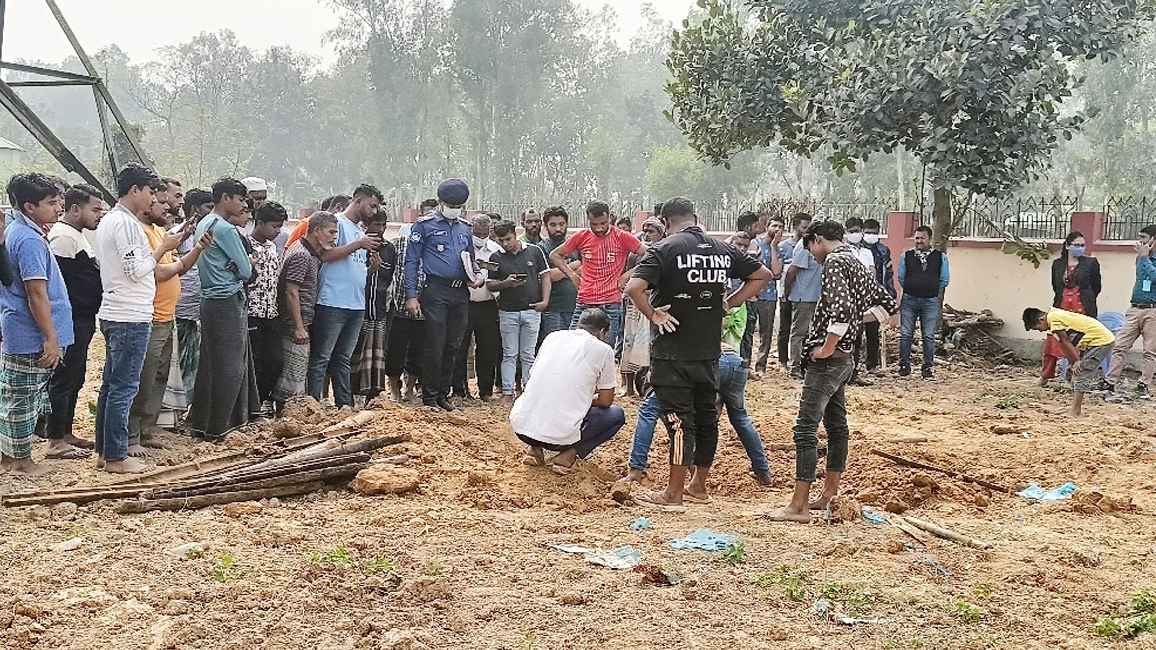 সাভারে বৈষম্যবিরোধী আন্দোলনে নিহত ৪ মরদেহ উত্তোলন