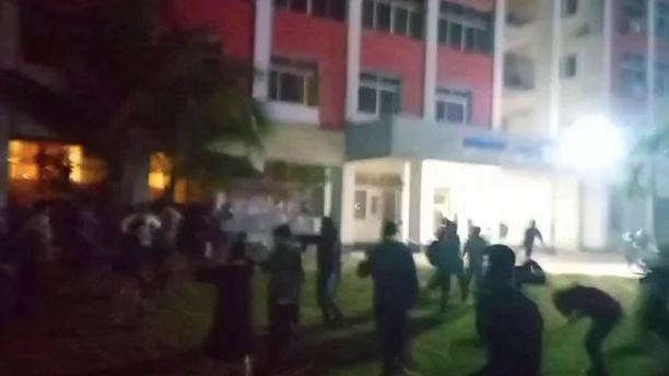 যবিপ্রবিতে শিক্ষার্থীদের দুই পক্ষের সংঘর্ষ