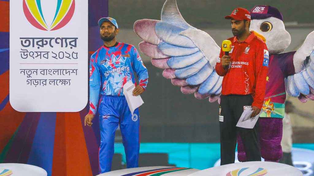 শিরোপার লড়াইয়ে বরিশালের বিপক্ষে ব্যাটিংয়ে চিটাগাং