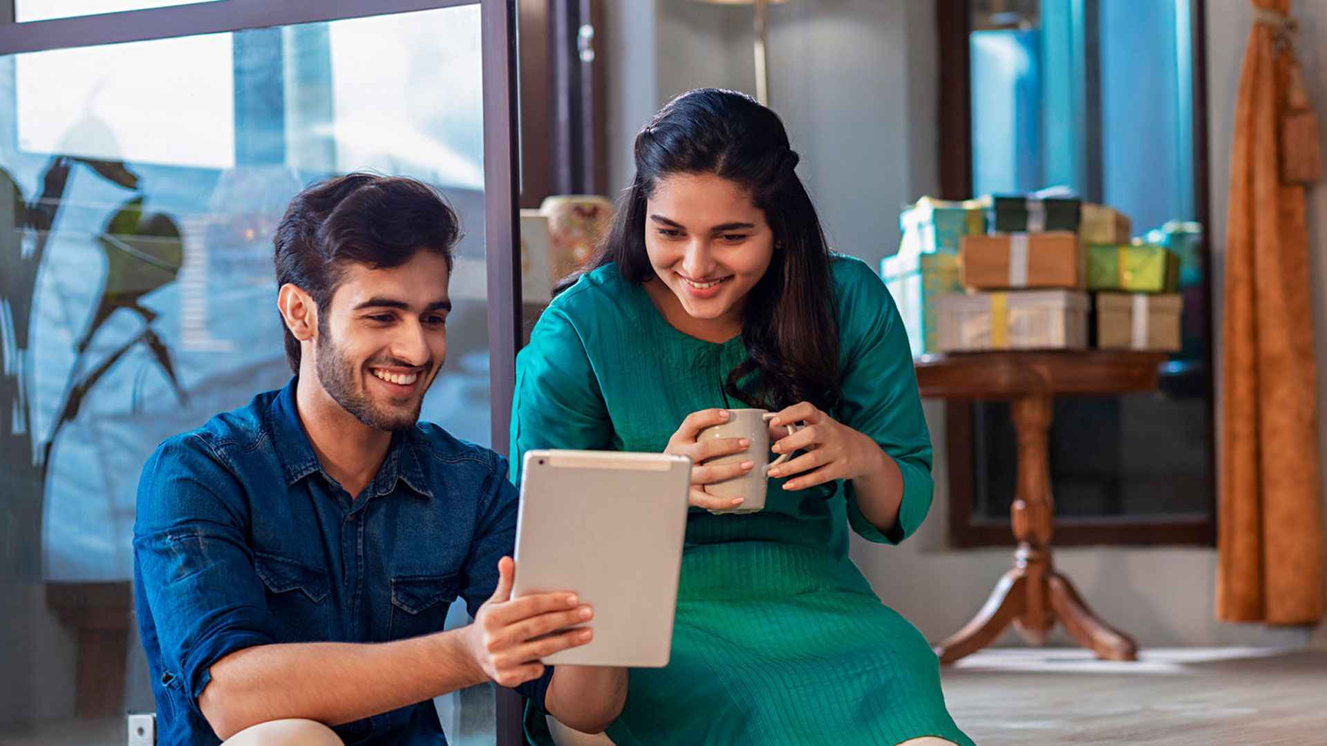 স্ত্রীর যে ৫টি বিষয়ের প্রেমে পড়েন স্বামী