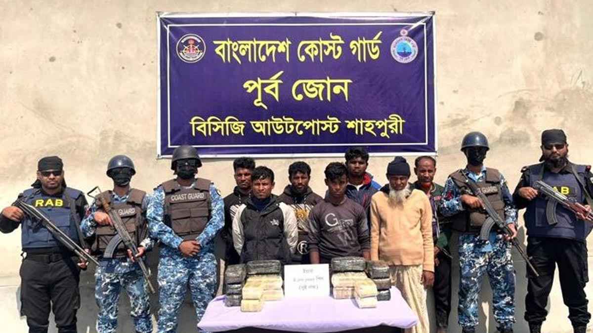 নাফ নদে ২ লাখ ইয়াবাসহ ৭ রোহিঙ্গা আটক