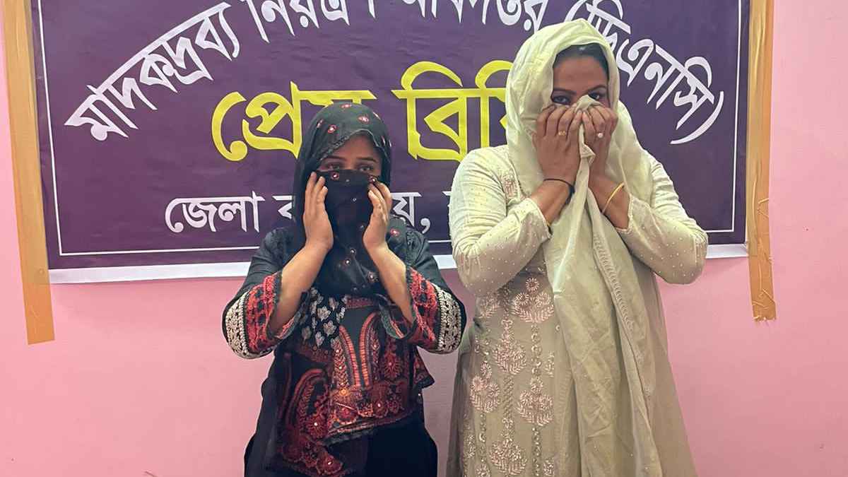 কক্সবাজারে মাদক-নগদ অর্থসহ গাজীপুরের ২ নারী গ্রেফতার