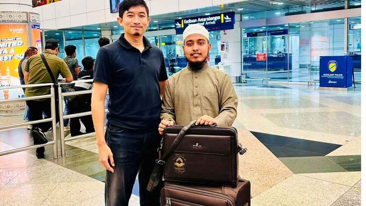 তারাবি পড়াতে মালয়েশিয়া গেলেন বাংলাদেশি হাফেজ তরিকুল