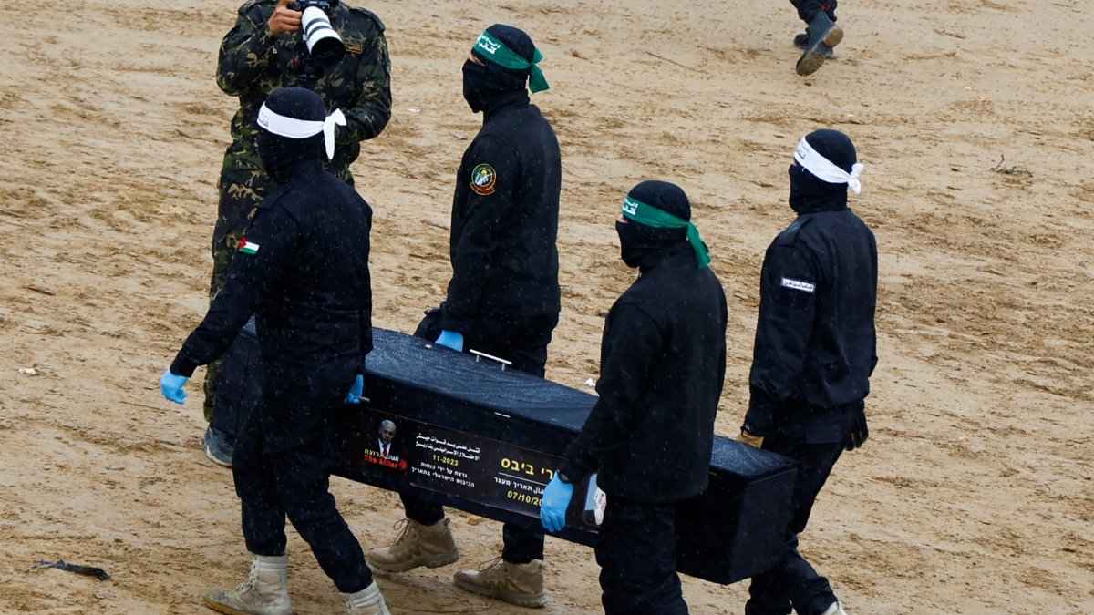 হামাসের হস্তান্তরিত ৪ মরদেহের একটি জিম্মির নয়, দাবি ইসরায়েলের