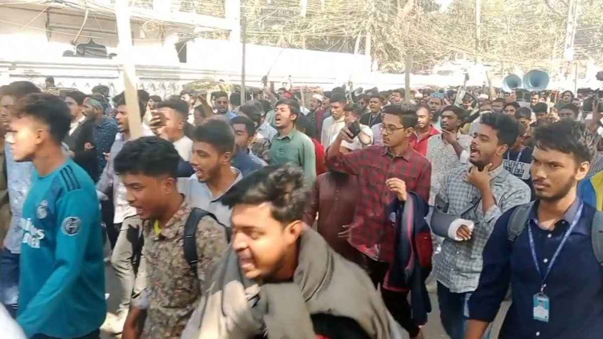 গাজীপুরে শিক্ষার্থীদের ওপর হামলার প্রতিবাদে বিক্ষোভ মিছিল