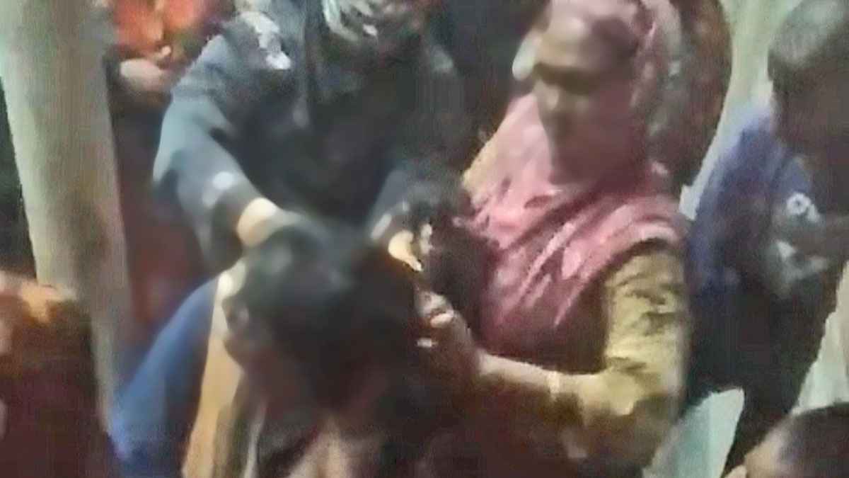 নারীর মাথার চুল কেটে নির্যাতনের ভিডিও ভাইরাল, আটক ৪