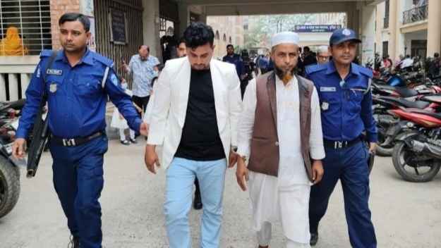 কুমিল্লায় আদালত প্রাঙ্গণে বাদীর ওপর হামলা, আটক ২