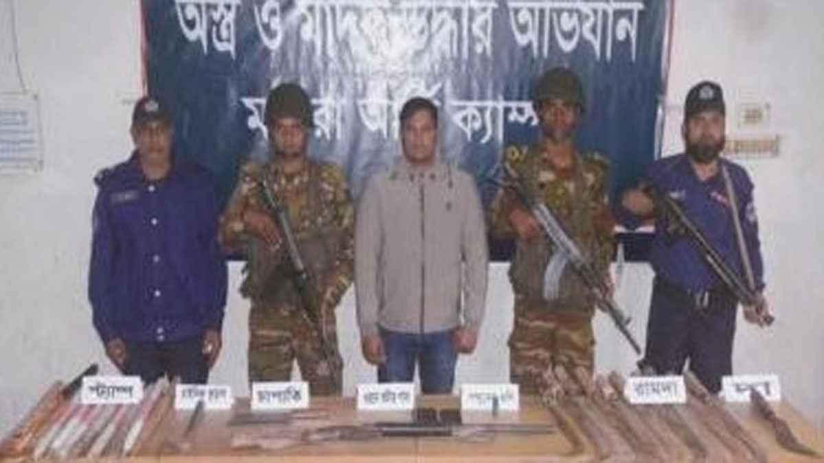 অপারেশন ডেভিল হান্টে মাগুরায় অস্ত্র ও গুলিসহ আটক ১