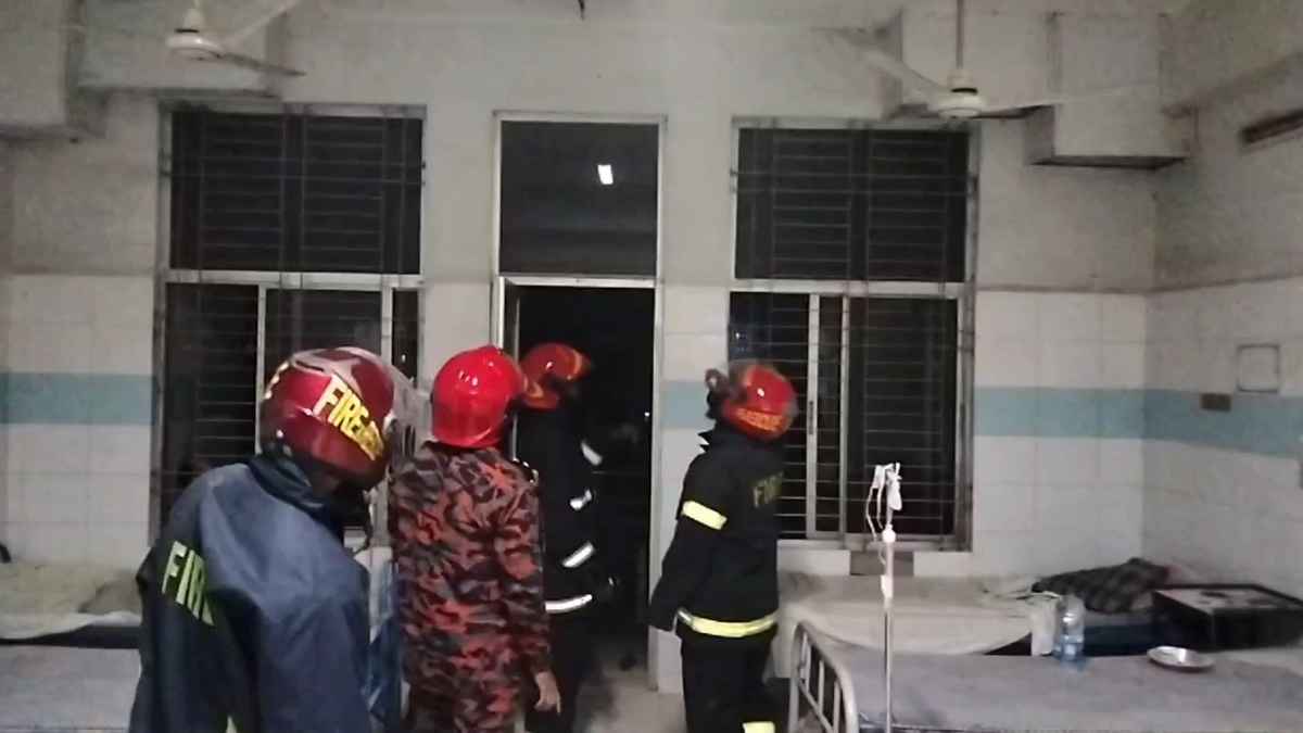 মুন্সিগঞ্জ জেনারেল হাসপাতালে লাগা আগুন নিয়ন্ত্রণে