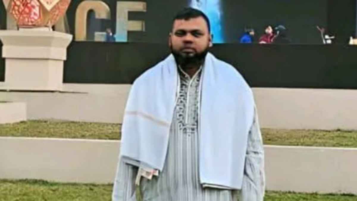 পুলিশ পেটানোর অভিযোগে স্বেচ্ছাসেবক দলের নেতা আটক